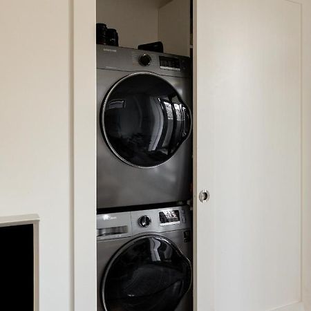 Welcome To Kinn Apartment - Lovely One Bedroom แวนคูเวอร์ ภายนอก รูปภาพ