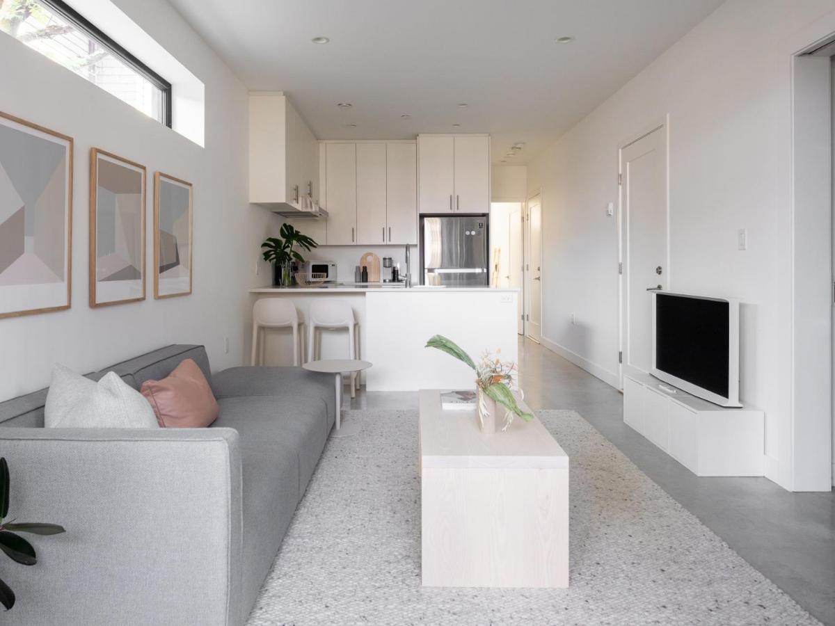 Welcome To Kinn Apartment - Lovely One Bedroom แวนคูเวอร์ ภายนอก รูปภาพ
